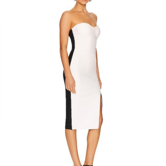 Elliatt Black And White Midi - Picture 2 of 12